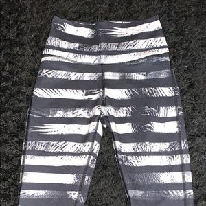 Lululemon 3/4 length leggings Size 4